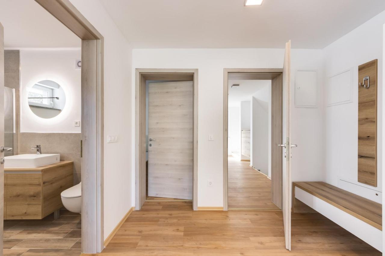 Chic Apartments With Balcony And Spa In Mojstrana Exterior foto